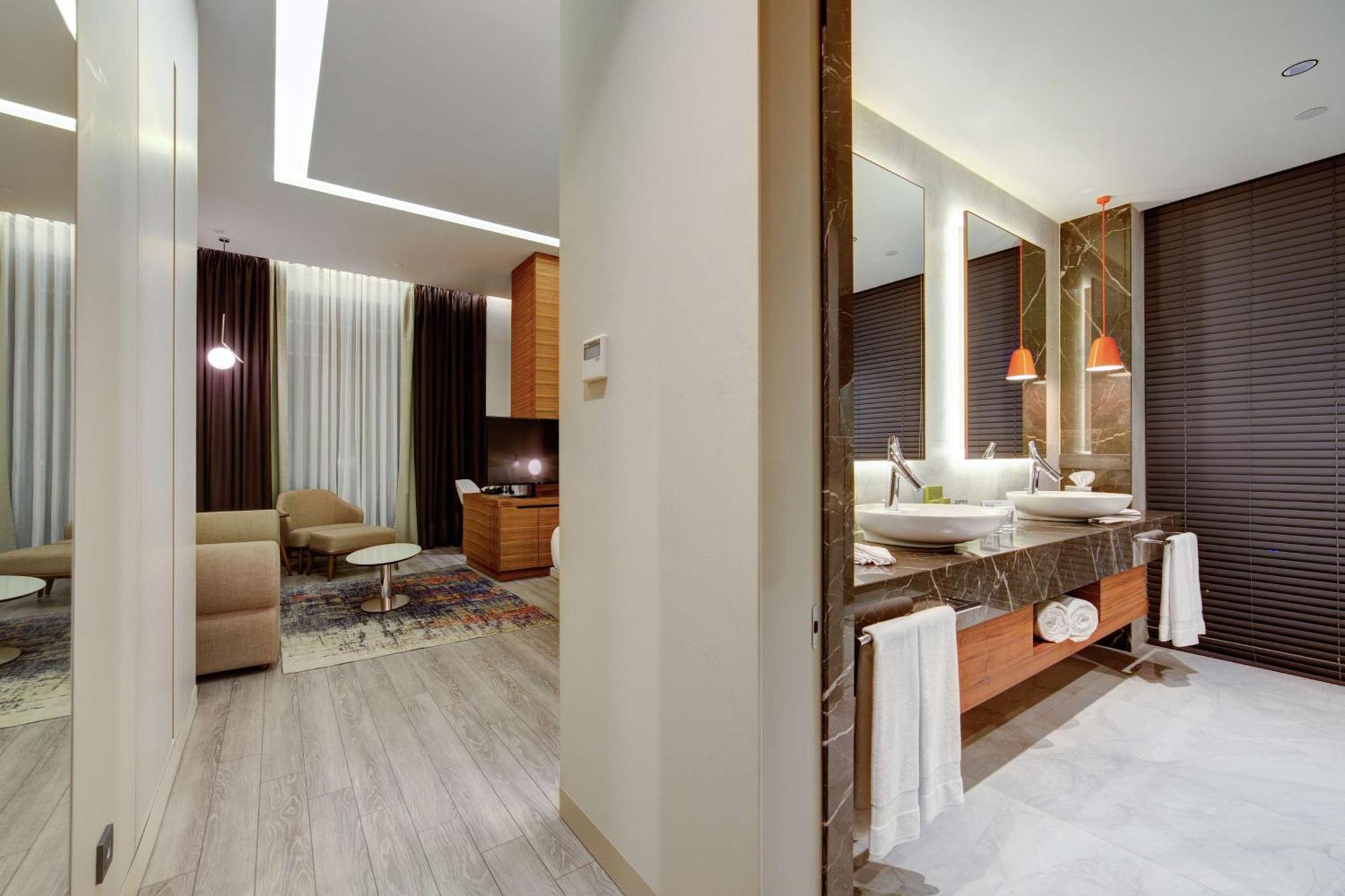 ดับเบิลทรี บาย ฮิลตัน อาดานา Hotel ภายนอก รูปภาพ